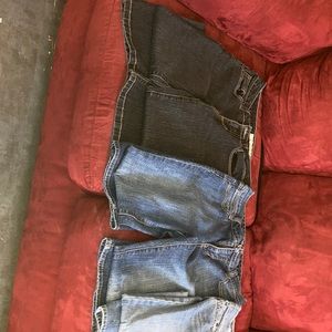 4 pairs of blue jeans